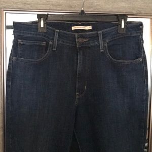 Ladies Levi’s 721 high rise skinny, size 33!